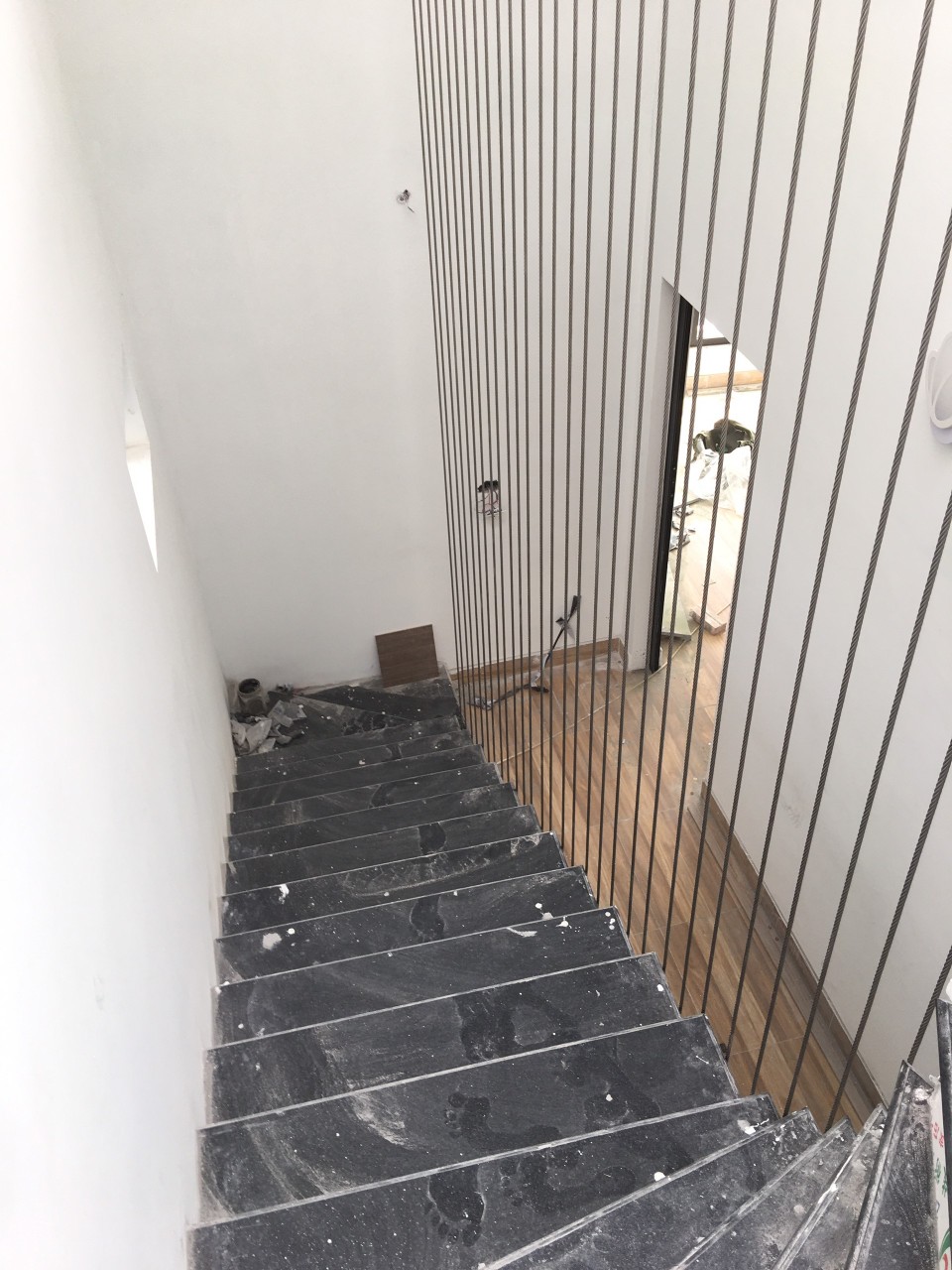 nhược điểm của cáp cầu thang